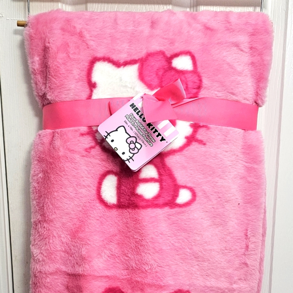 Hello kitty faux rabbit fur blanket